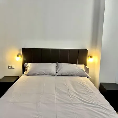 Cozy Loft On The 아파트